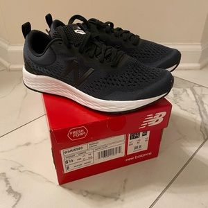 New Balance Arisha running shoes